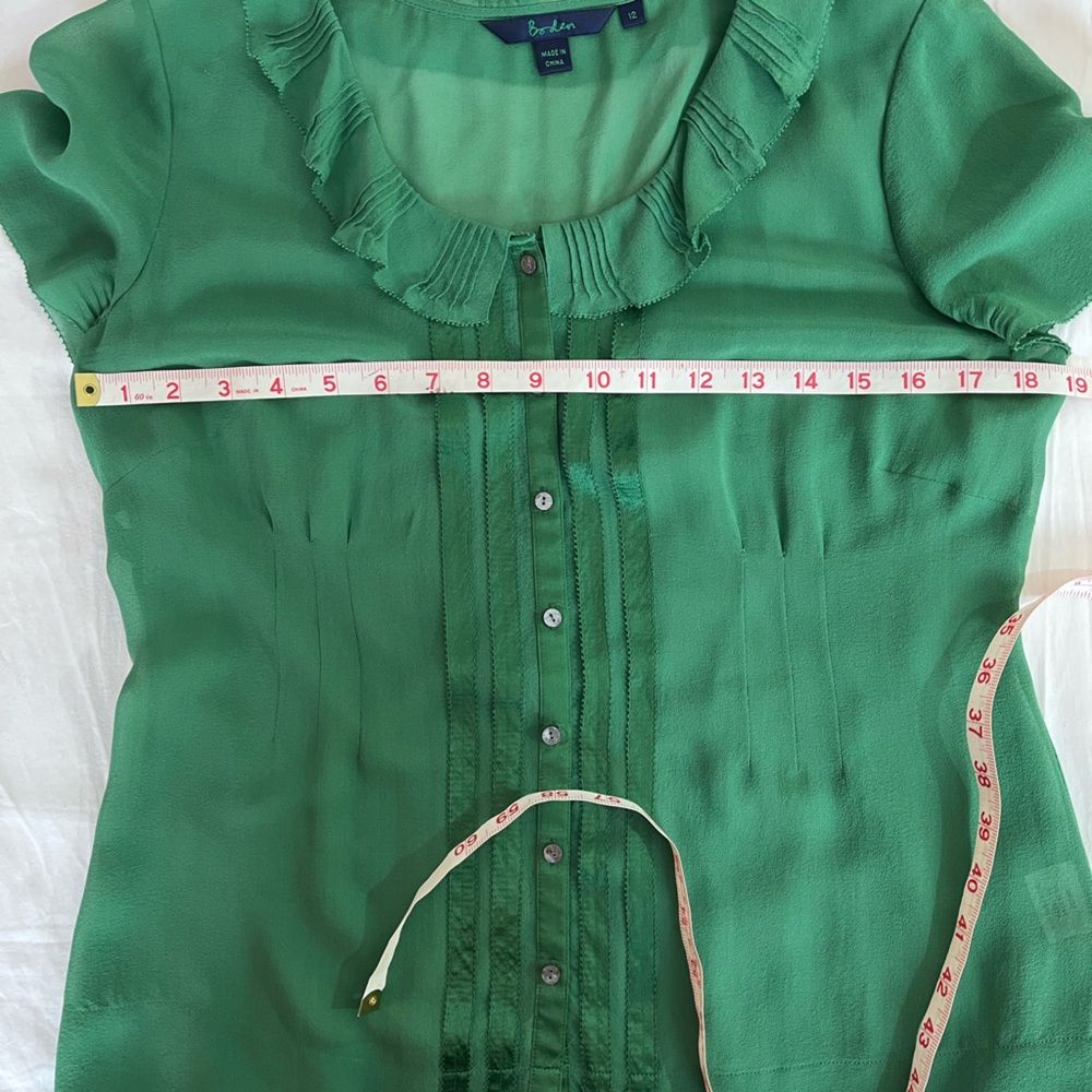 Boden Green Ruffled 100% Silk Blouse Short Sleeve semi Fitted Women’s 12 - Picture 11 of 11
